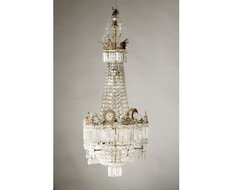 Großer Prachtlüster, Frankreich um 1890,  10 Brennstellen, reiches meist geschliffenes Glasgehänge, Messingfassung mit Schwan
