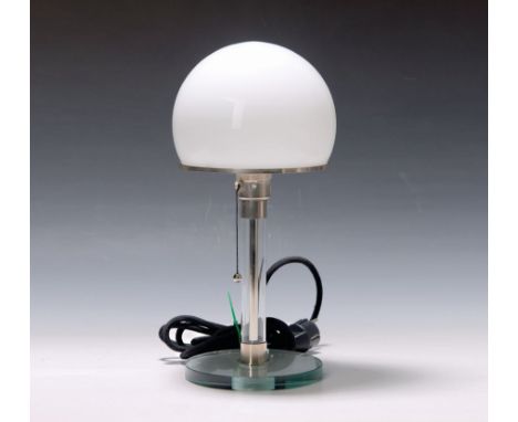 Tischlampe WG 24 Tecnolumen, Reedition nach dem Bauhaus Klassiker entworfen von Wilhelm Wagenfeld 1924,  Bremen, kuppelförmig