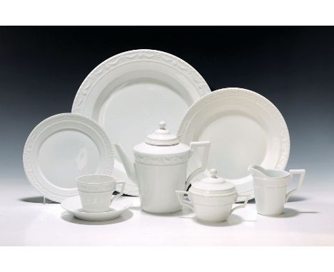 Umfangreiches Speise- und Tafelservice, 46tlg., 20. Jh., 'Kurland',  12 flache Speiseteller, 12 Dessertteller, 11 Tassen mit 