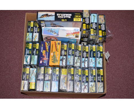 Heller model constructor kits, mainly 1:72 scale, including: a Nord 2501 Noratlas, a Harrier Bob Cat no.3002, 2 Bob Kits, and