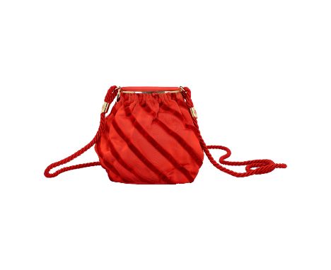   GUCCI VINTAGE Abendtasche.  Rarität. Sammlerstück. Textil in Rot mit Streifen aus Samt, Textilriemen, goldfarbene Hardware,
