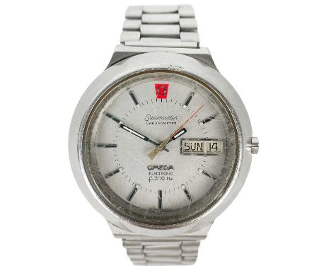 An Omega Seamaster chronometer Electronic f300 Hz stainless steel gentleman's bracelet wristwatch. The 28mm signed silvered d