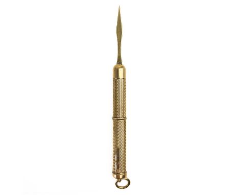 A George V 9ct gold propelling tooth pick fob. With engine turned decoration, Sheffield 1923, 6.39g.