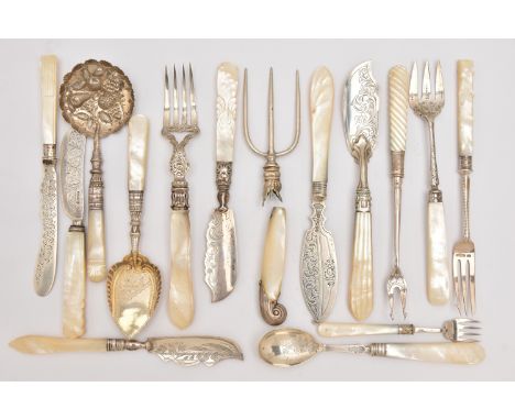 AN ASSORTMENT OF 19TH AND 20TH CENTURY SILVER AND MOTHER OF PEARL CUTLERY PIECES, to include three butter knives, two tea kni