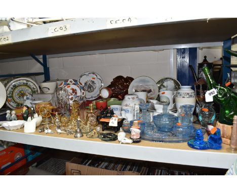 A LARGE COLLECTION OF DECORATIVE ITEMS to include a blue pressed glass dressing table set, a Cauldon decorative botanical pla