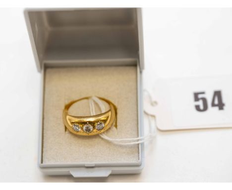 A gents 18ct yellow gold three stone diamond GYPSY RING, stamped 18ct, size R, approx. 9.5grams