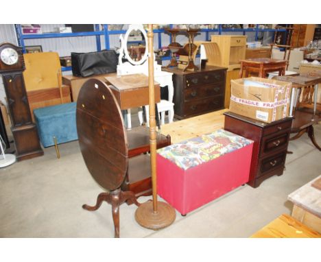 A standard lamp lacking shade