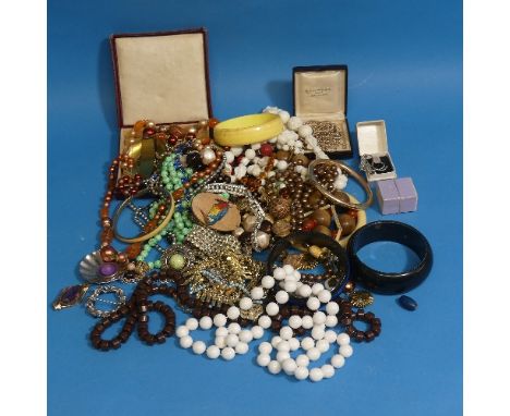 A quantity of vintage Costume Jewellery, including bead and paste necklaces, ear clips, brooches, bracelets etc., (a lot) 