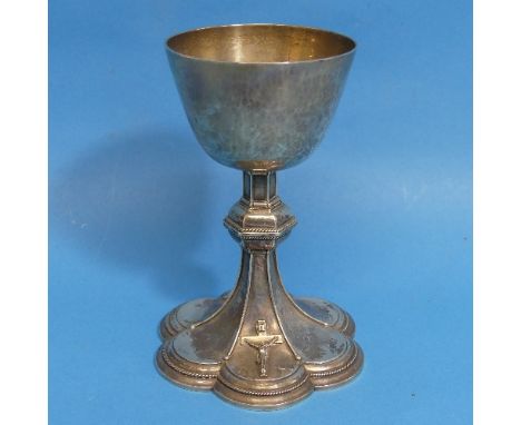 A George V silver Chalice,&nbsp;by&nbsp;Tudor Art Metal &amp; Plating Co., hallmarked London, 1928, the circular cup with kno