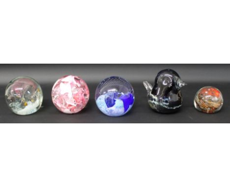Selection of Caithness &amp; Mdina glass paperweights