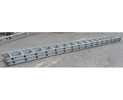 An aluminium Climber extension ladder - 16-rung, 4.0 - 7.5 metres (13 - 24')
