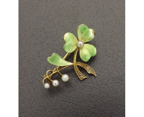 (110 3700229-3-a) 15ct seed pearl, enamel and diamond clover brooch, 3.4gm, 27mm