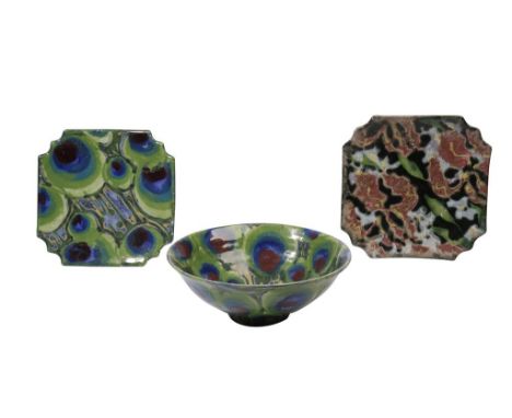 JANICE TCHALENKO (b.1942) FOR DART POTTERY: A FOOTED BOWL, circular form, decorated in the Peacock pattern, 26.5cm diameter, 