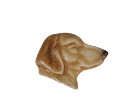 POOLE POTTERY: "DOGS-HEAD" BROOCH, air-sprayed Picotee glaze, unmarked, 4.5cm long