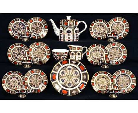 A ROYAL CROWN DERBY IMARI PATTERN TEA SERVICE, FOR SIX, OVAL TEAPOT AND COVER, 17.5CM H, PRINTED MARK, 1980s (23)  All in goo