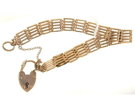 A GOLD GATE BRACELET AND 9CT GOLD PADLOCK, 17.3G  Light wear consistent with age