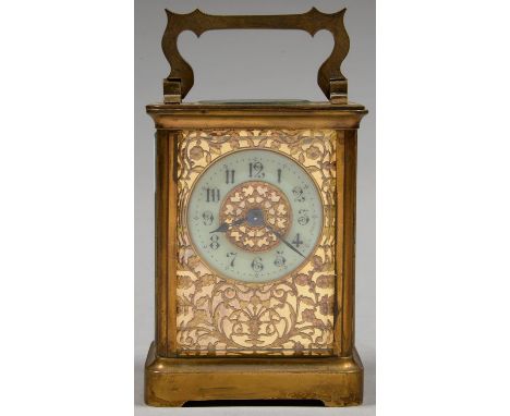 A FRENCH BRASS CARRIAGE TIMEPIECE WITH PRIMROSE ENAMEL CHAPTER RING AND FOLIATE PIERCED MARK, REPLACEMENT PLATFORM LEVER ESCA