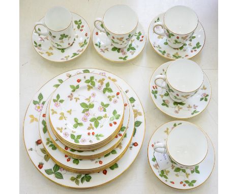 A WEDGWOOD BONE CHINA WILD STRAWBERRY PATTERN PART DINNER AND TEA SERVICE, PRINTED MARK  Good condition