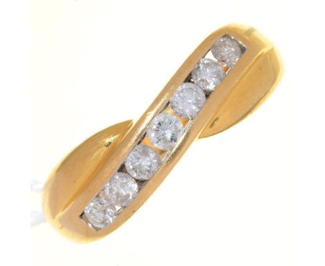 A DIAMOND TWIST RING IN 18CT GOLD, 5G, SIZE O½  Good condition