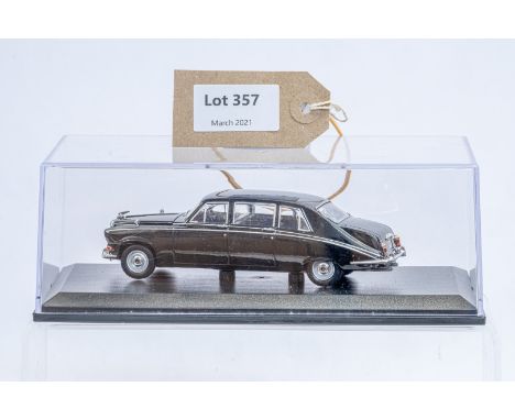 Manufacturer  - Oxford Diecast | Description - Daimler DS420 Limousine | Stock Code - DS006 | Notes - None| Scale - 1:43 | Ce