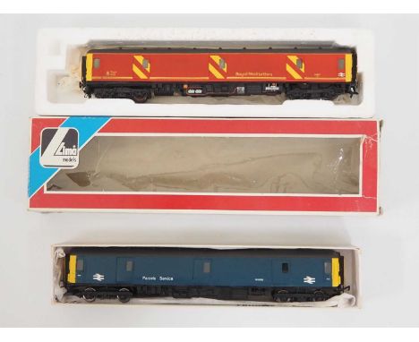 A pair of SILVER FOX OO gauge class 128 Gloucester diesel parcel railcars, both resin bodies on RTR chassis, comprising an ex
