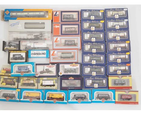 A mixed group of OO / HO gauge rolling stock by LIMA, BACHMANN and others - G in F/G boxes (39)