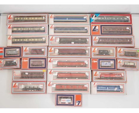 A large group of LIMA OO gauge boxed coaches, vans and wagons - G/VG in G boxes (26)