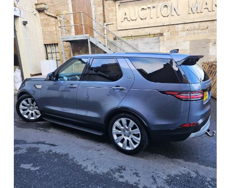 MOTOR VEHICLE - 2020 LANDROVER DISCOVERY LUXURY HSE SD6 ESTATE AUTOMATIC, 3 LITRE DIESEL ENGINE, 7 SEATER, WITH PRIVATE REGIS