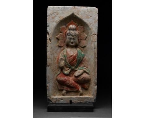 Circa 386-543 ADA finely moulded Chinese grey pottery tile, features buddha within an arched recess. Buddha sits cross-legged