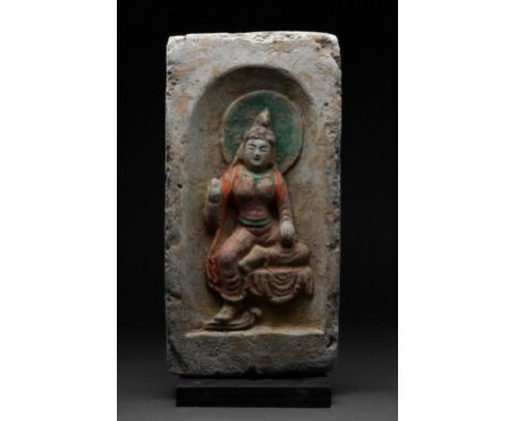 Circa 386-543 ADA finely moulded Chinese grey pottery tile, features buddha within an arched recess. Buddha sits with left fo