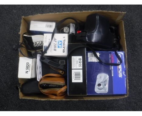 A box of assorted cameras - Minolta, Olympus and Vivitar, accessories 