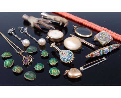Assorted costume jewellery to include beaded coral necklace, bird claw brooch, enamel scarab beetles, micromosaic brooch etc