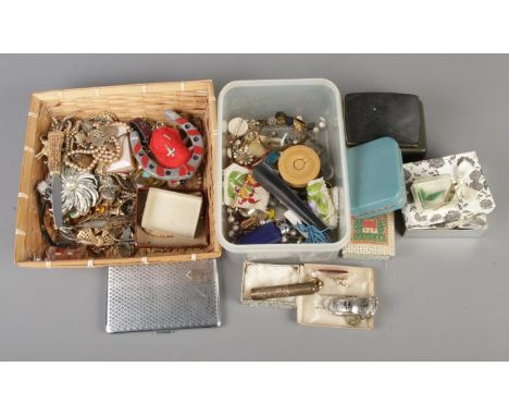 A collection of assorted costume jewellery to include brooches, necklaces, ladies Rotary wristwatch, etc.