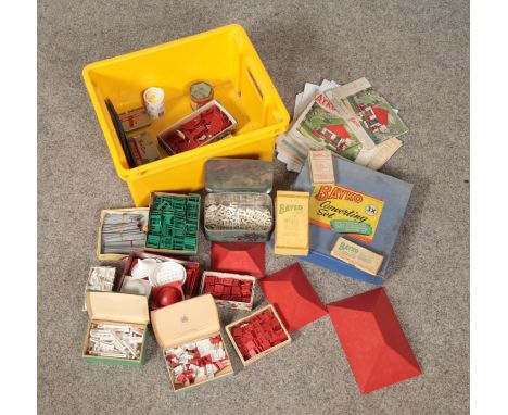 A box of vintage Bayko building accessories. Includes boxed Converting Set.