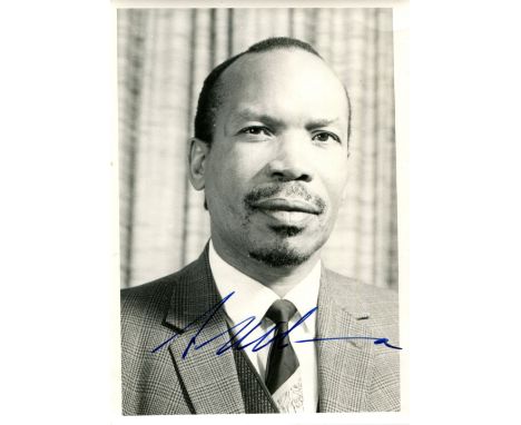 WORLD LEADERS: A good selection of vintage signed postcard photographs and slightly larger etc. by various world leaders and 