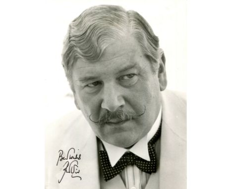 USTINOV PETER: (1921-2004) British actor, Academy Award winner. A good signed 7 x 9.5 photograph of the actor in a close-up h