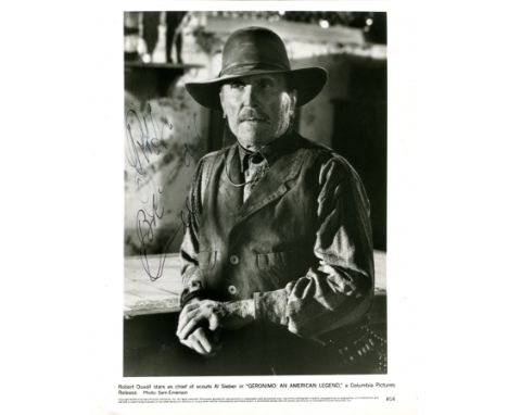 DUVALL ROBERT: (1931-&nbsp;&nbsp;&nbsp;&nbsp; ) American actor, Academy Award winner. Signed 8 x 10 photograph of Duvall stan