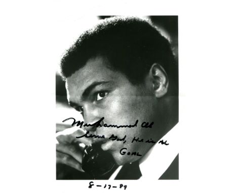 ALI MUHAMMAD: (1942-2016) American boxer, World Heavyweight champion. Signed 5 x 7 photograph of Ali in a close-up head and s
