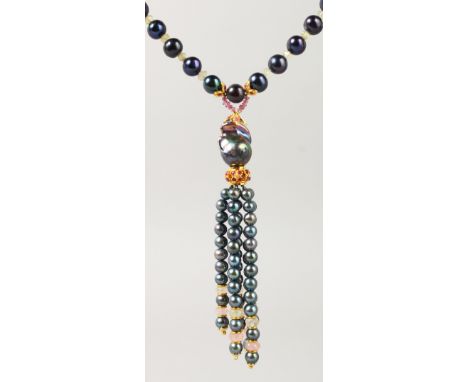 A SILVER GOLD PLATED RUBY SET BLACK PEARL NECKLACE.