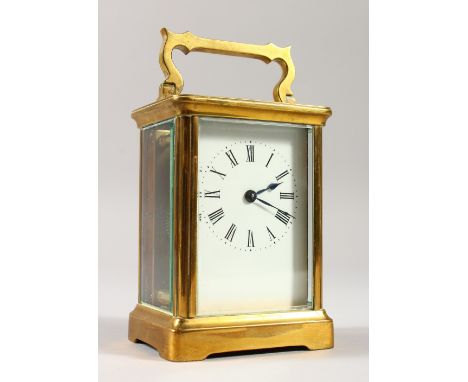A 19TH CENTURY FRENCH REPEATER CARRIAGE CLOCK. 10cms high.