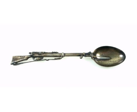 Late Victorian silver Anglo-Boer War souvenir spoon, modelled as a Lee-Metford rifle with bayonet, the bowl inscribed "Souven