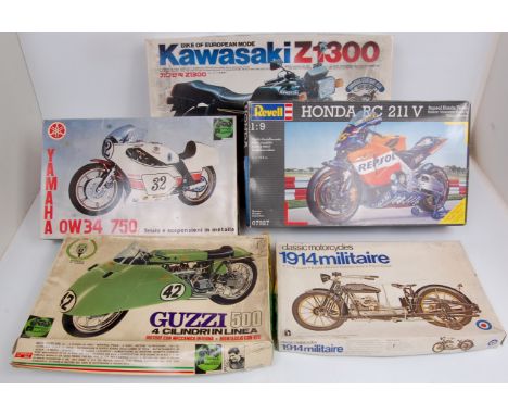 8 assorted motorcycle plastic motorcycle kits, mixed manufacturers and scales to include Revell, Tamiya, Protar, Nitto, and o