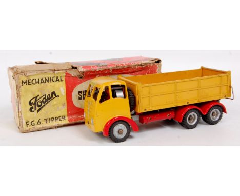 Shackleton Models, Foden FG6 6-wheeled Tipper Lorry, yellow cab and rear body, light grey baseplate and chassis, clockwork op