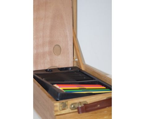 Artist easel box and pens