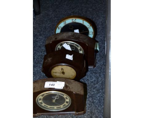 A Smiths Scentric brown bakelite mantel clock; others (4)
