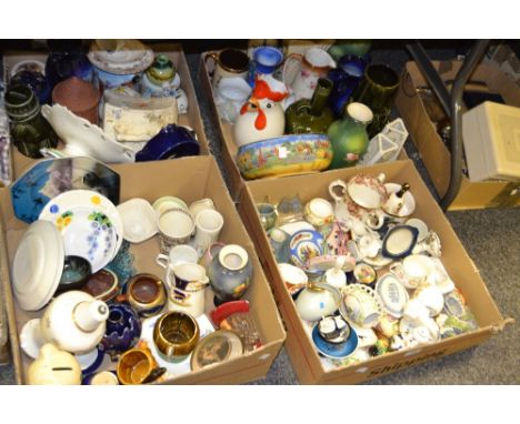 Ceramics - novelty chicken jug, Wedgwood trinket dishes, money boxes ;  etc 