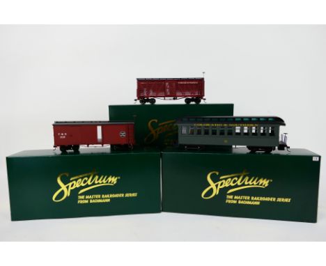 Bachmann Spectrum - 2 x boxed coaches and a wagon in Colorado &amp; Southern livery, On30 car # 27523, On30 coach # 26323 and