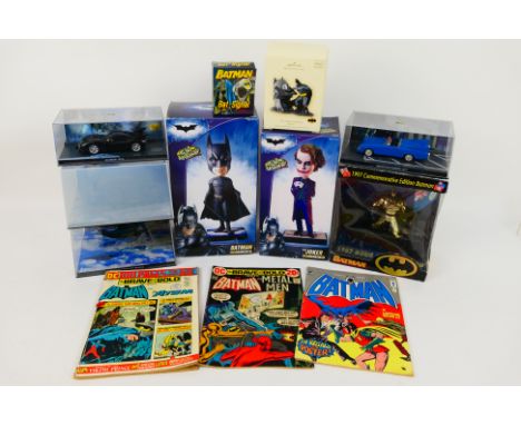 Eaglemoss - Neca - Kenner - A collection of Batman items including boxed Batman and Joker Head Knocker figures, a 1997 Hong K