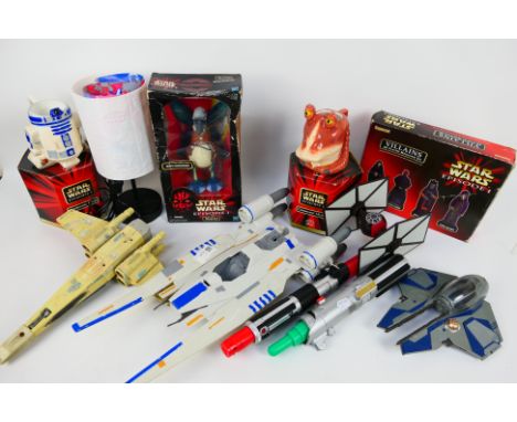 Star Wars - Hasbro - Tonka - Others - A mixed collection of boxed and unboxed Star Wars related toys and collectables. Lot in
