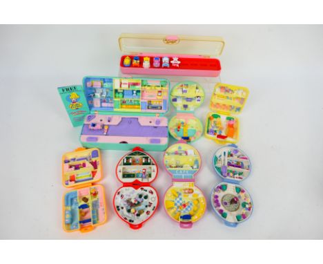 Polly Pocket - Bluebird - An unboxed collection of eight vintage 1989 'Polly Pocket' compact playsets. Lot includes 'Polly's 